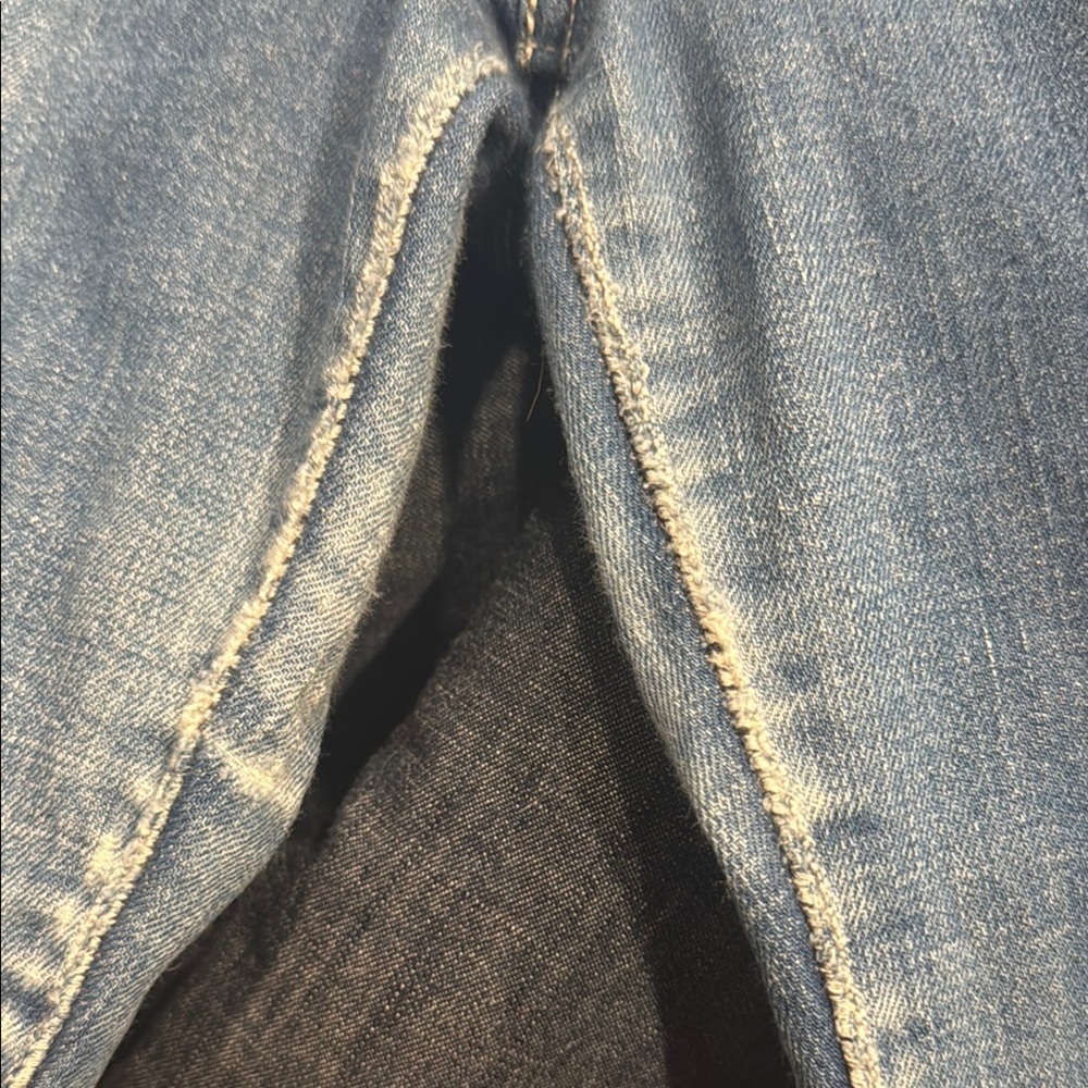 Blue Straight Jeans with Classic Denim Texture - Picture 7 of 8